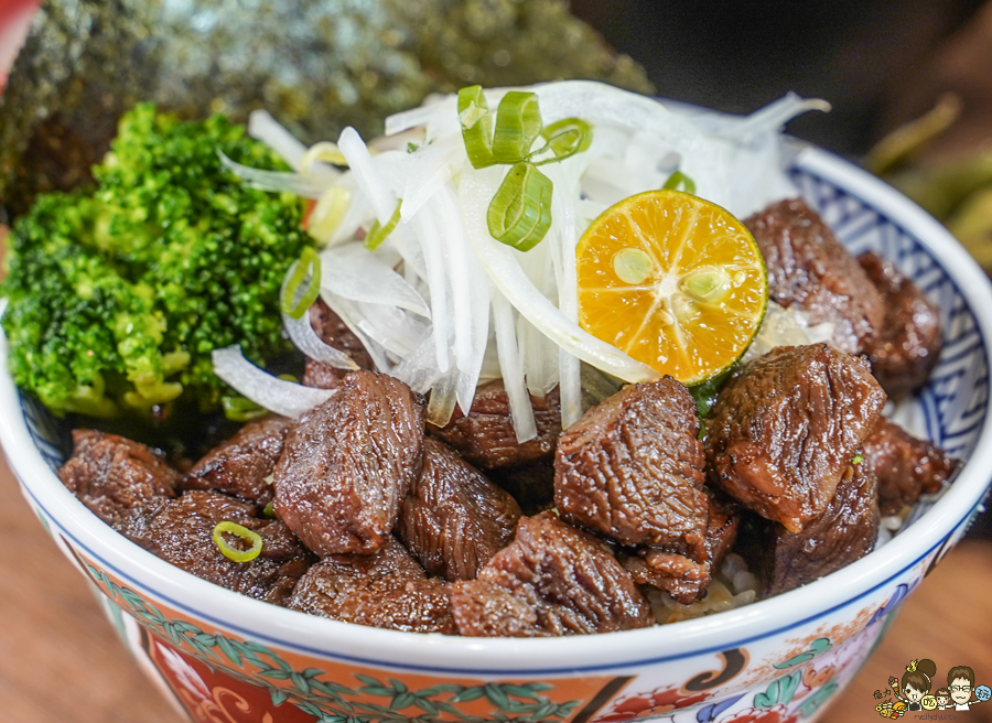 仁武美食 牛丁次郎坊 燒肉 丼飯 拉麵 宵夜 晚餐 聚餐 好停車 