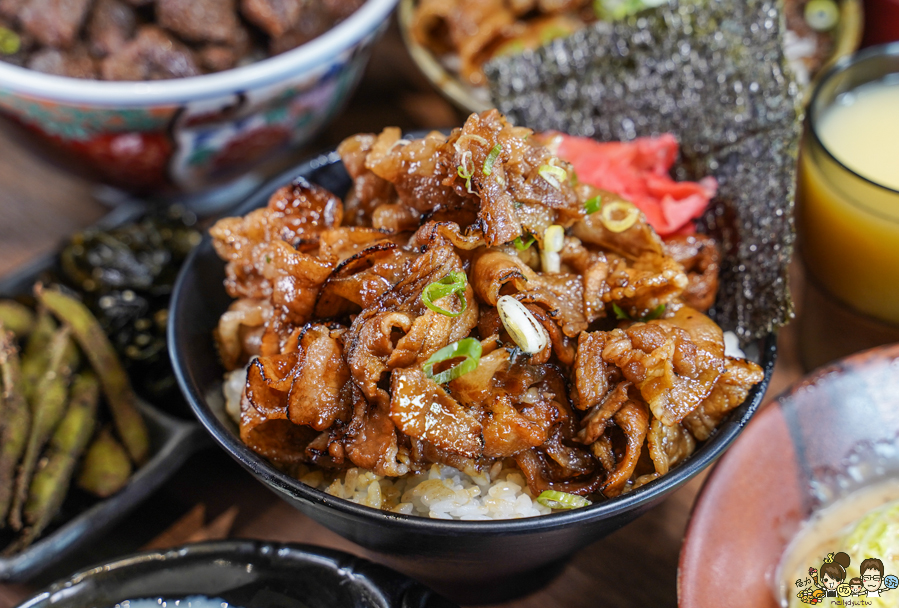 仁武美食 牛丁次郎坊 燒肉 丼飯 拉麵 宵夜 晚餐 聚餐 好停車 