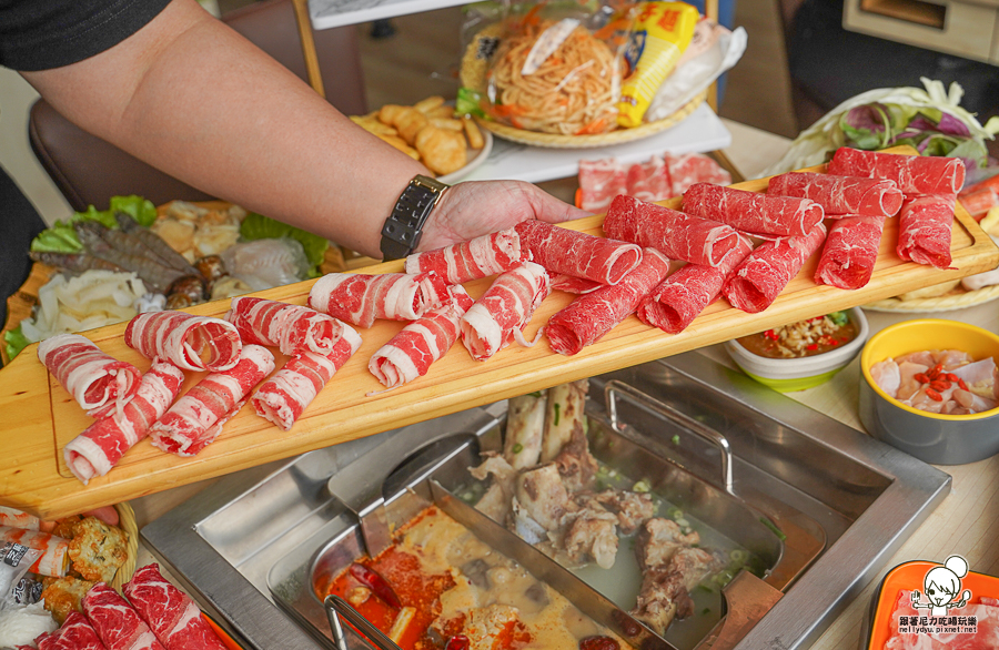 星野肉肉鍋 高雄五甲公園店 鳳山 吃到飽 五甲 聚餐 聚會 公司行號 慶生 尾牙