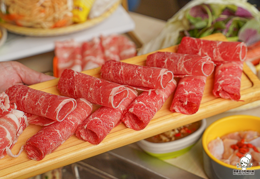 星野肉肉鍋 高雄五甲公園店 鳳山 吃到飽 五甲 聚餐 聚會 公司行號 慶生 尾牙