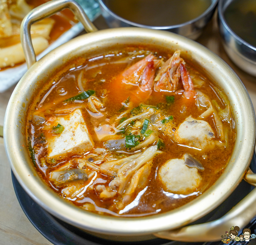 李氏朝鮮館 武廟 韓式 銅板烤肉 石鍋拌飯 大醬湯 味噌湯 煎餅 海鮮煎餅 泡菜 聚餐 家庭 免費海帶湯 