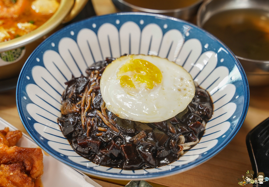 李氏朝鮮館 武廟 韓式 銅板烤肉 石鍋拌飯 大醬湯 味噌湯 煎餅 海鮮煎餅 泡菜 聚餐 家庭 免費海帶湯 