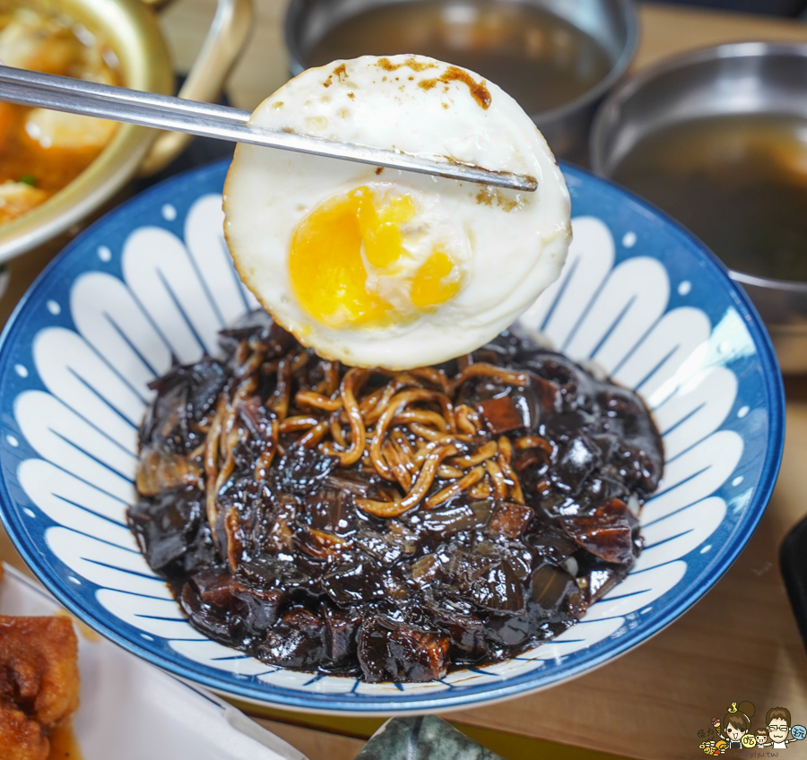 李氏朝鮮館 武廟 韓式 銅板烤肉 石鍋拌飯 大醬湯 味噌湯 煎餅 海鮮煎餅 泡菜 聚餐 家庭 免費海帶湯 