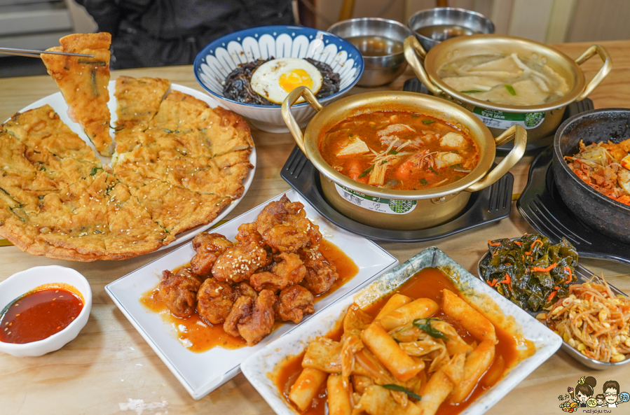 李氏朝鮮館 武廟 韓式 銅板烤肉 石鍋拌飯 大醬湯 味噌湯 煎餅 海鮮煎餅 泡菜 聚餐 家庭 免費海帶湯 