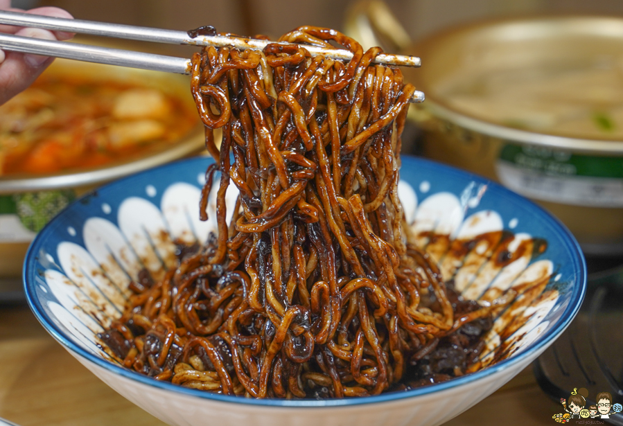 李氏朝鮮館 武廟 韓式 銅板烤肉 石鍋拌飯 大醬湯 味噌湯 煎餅 海鮮煎餅 泡菜 聚餐 家庭 免費海帶湯 