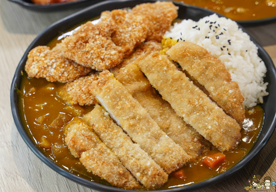 老闆不夠辣 覺民 好吃 三民區 高雄咖哩 文山特區 咖哩飯 炸物 高雄最強 銅板咖哩 銅板美食 必吃 學區 親子