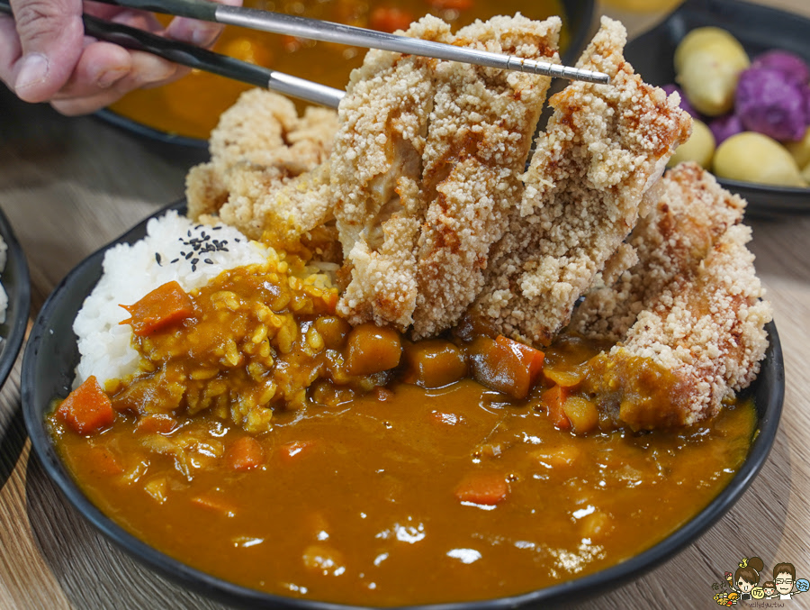 老闆不夠辣 覺民 好吃 三民區 高雄咖哩 文山特區 咖哩飯 炸物 高雄最強 銅板咖哩 銅板美食 必吃 學區 親子