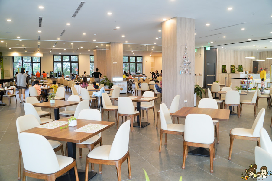 彰化住宿 彰化飯店 中部 親子 高鐵附近 好玩 有趣 推薦 親子住宿 五人房 馥御花園酒店