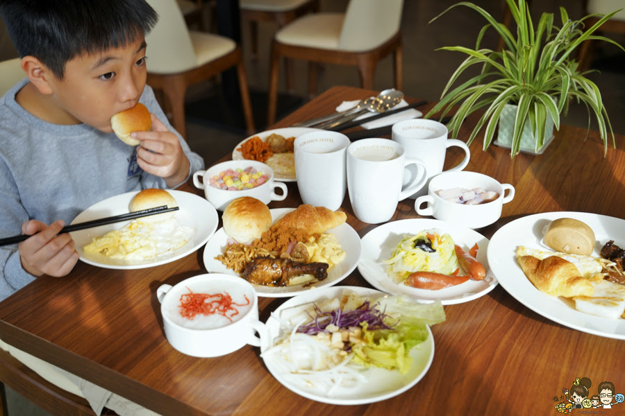 彰化住宿 彰化飯店 中部 親子 高鐵附近 好玩 有趣 推薦 親子住宿 五人房 馥御花園酒店