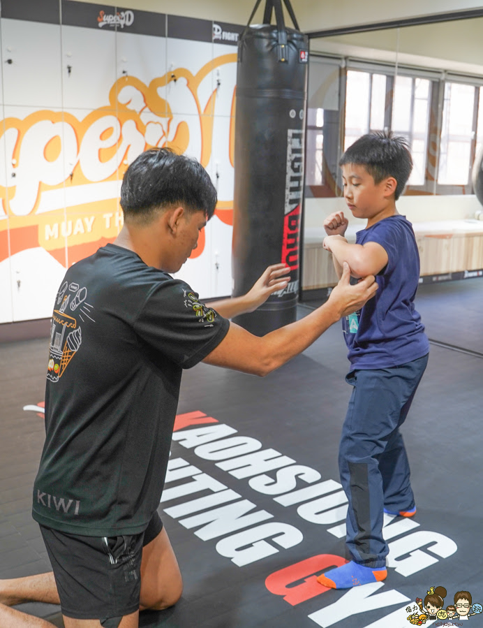 高雄泰拳運動健身中心-Super D 親子課程 互動 健身防身 鍛鍊 瘦身 泰拳 左營 鼓山 北高雄 