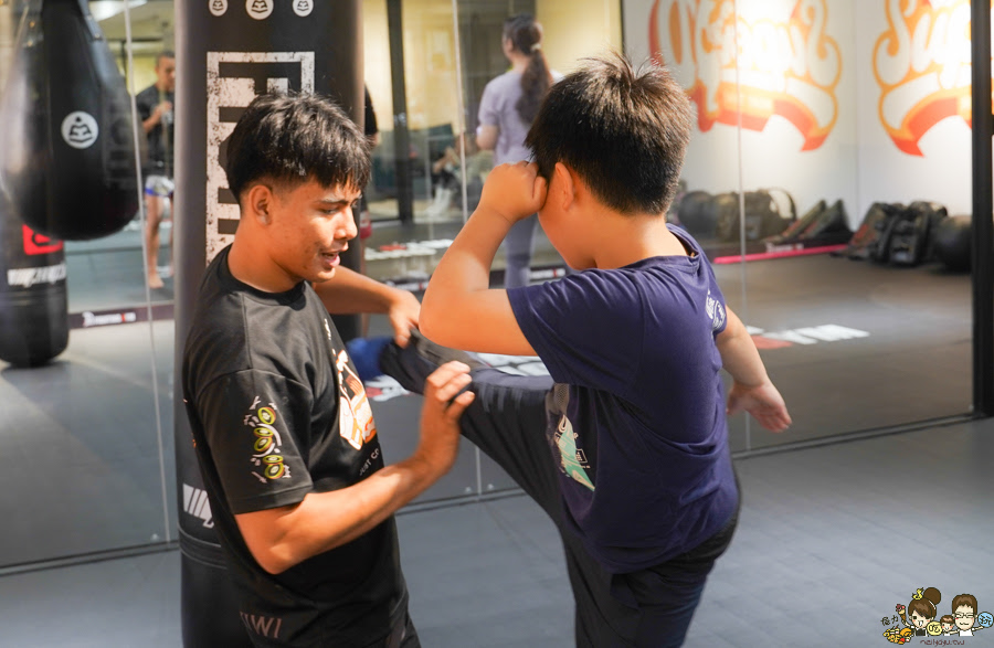 高雄泰拳運動健身中心-Super D 親子課程 互動 健身防身 鍛鍊 瘦身 泰拳 左營 鼓山 北高雄 