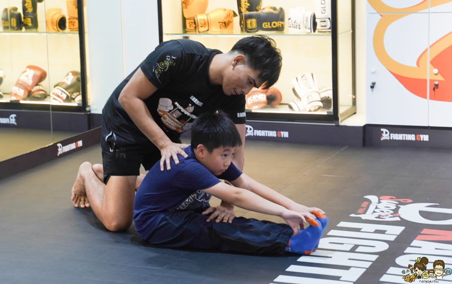 高雄泰拳運動健身中心-Super D 親子課程 互動 健身防身 鍛鍊 瘦身 泰拳 左營 鼓山 北高雄 