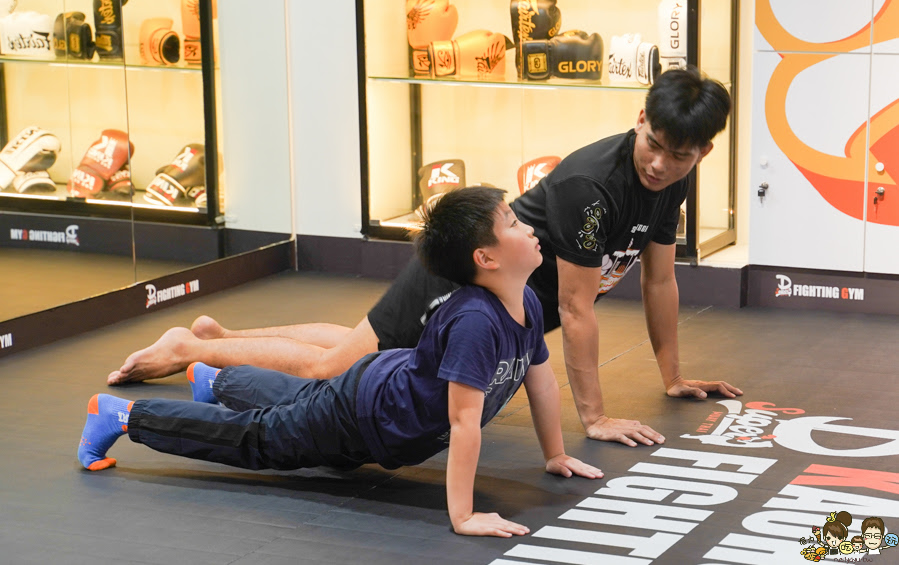 高雄泰拳運動健身中心-Super D 親子課程 互動 健身防身 鍛鍊 瘦身 泰拳 左營 鼓山 北高雄 