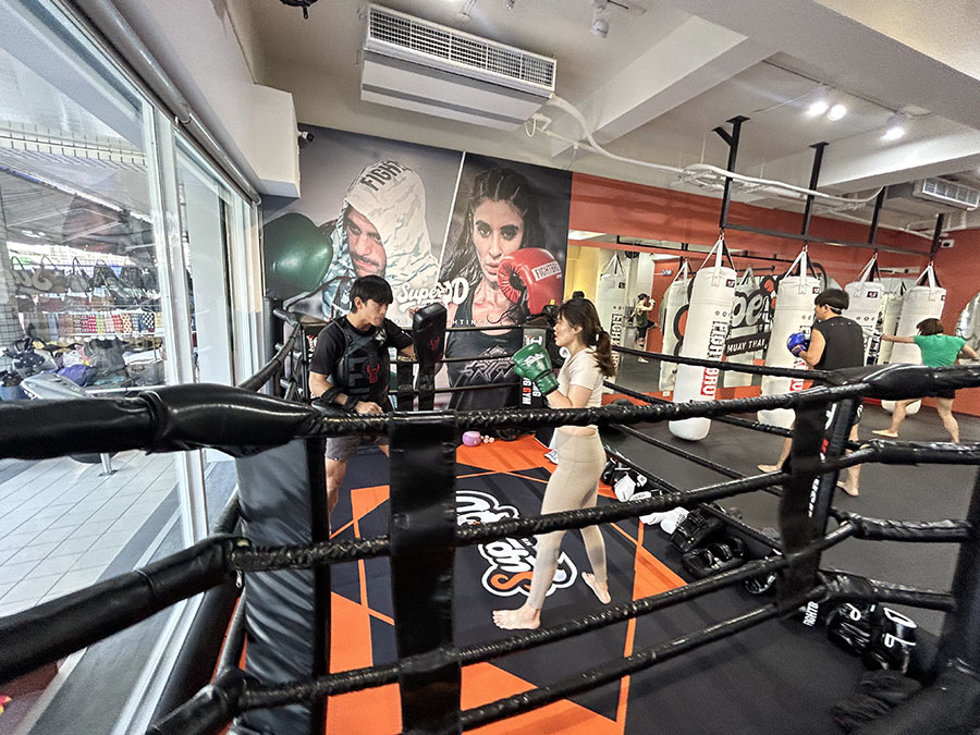 高雄泰拳運動健身中心-Super D 親子課程 互動 健身防身 鍛鍊 瘦身 泰拳 左營 鼓山 北高雄 
