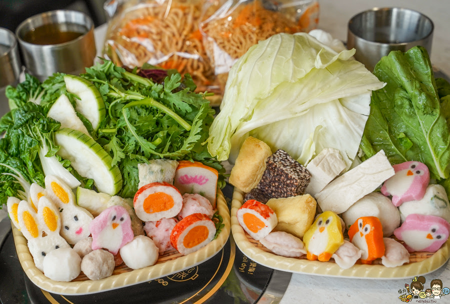 汕頭泉成沙茶潮鍋 高雄鐵道園區店 個人鍋 鍋物 吃到飽 肉肉 海鮮 包廂 自助吧 鴛鴦鍋 