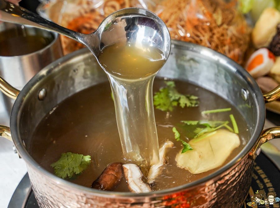  汕頭泉成沙茶潮鍋 高雄鐵道園區店 個人鍋 鍋物 吃到飽 肉肉 海鮮 包廂 自助吧 鴛鴦鍋 