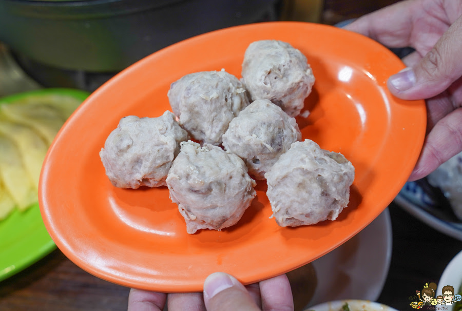 賽門汕頭火鍋 招牌手切牛 霸氣炙燒手切霜降牛 尾牙 春節 過年 好吃 推薦 聚餐 慶生 吃火鍋 汕頭 鍋物 海鮮 文山特區 鳳山