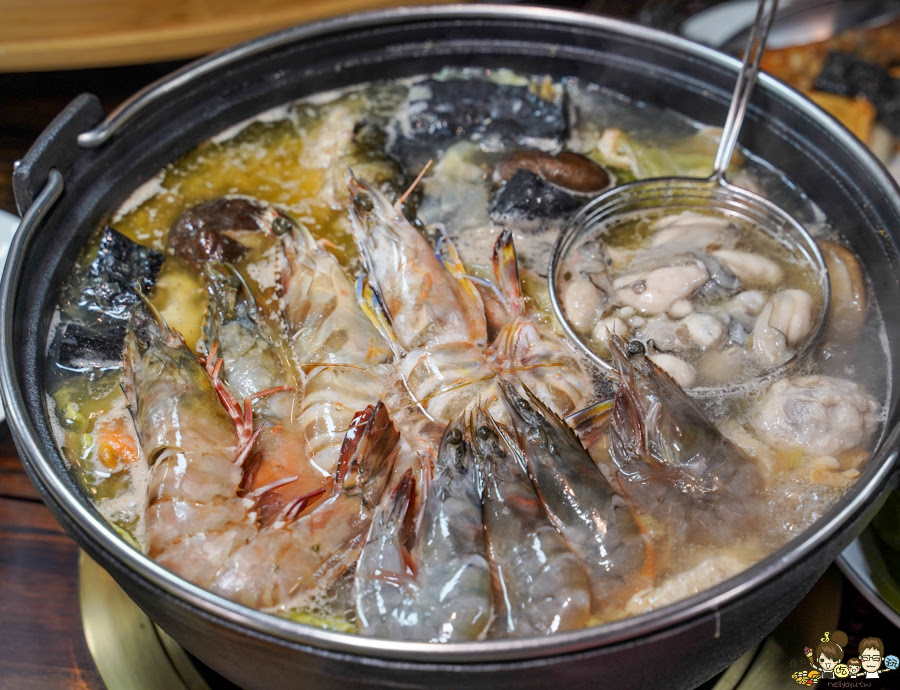 賽門汕頭火鍋 招牌手切牛 霸氣炙燒手切霜降牛 尾牙 春節 過年 好吃 推薦 聚餐 慶生 吃火鍋 汕頭 鍋物 海鮮 文山特區 鳳山