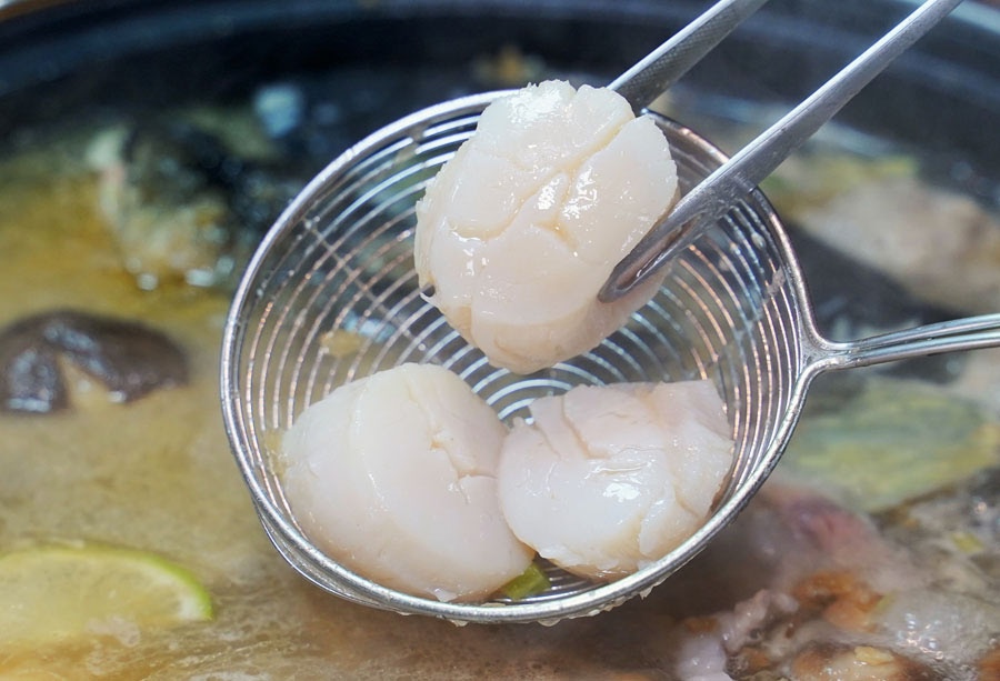 賽門汕頭火鍋 招牌手切牛 霸氣炙燒手切霜降牛 尾牙 春節 過年 好吃 推薦 聚餐 慶生 吃火鍋 汕頭 鍋物 海鮮 文山特區 鳳山