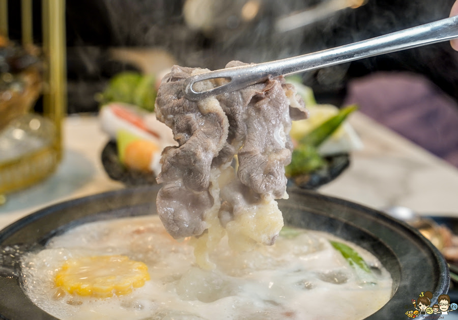 高雄久違 石頭火鍋 火烤兩吃 自助吧 高鐵美食 高鐵 左營 必吃 火鍋