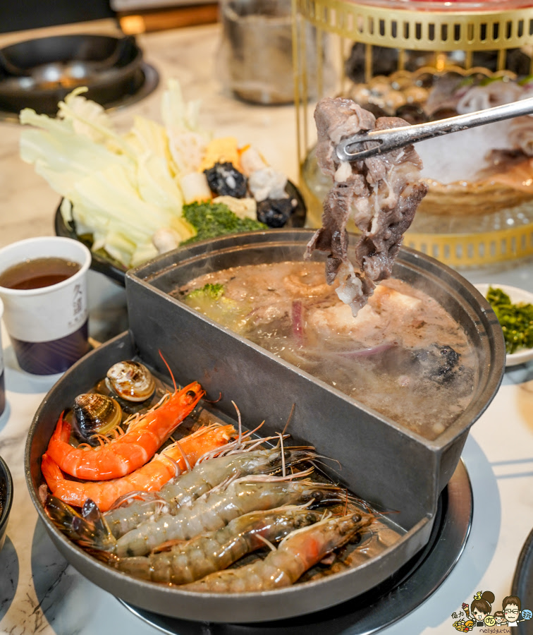 高雄久違 石頭火鍋 火烤兩吃 自助吧 高鐵美食 高鐵 左營 必吃 火鍋