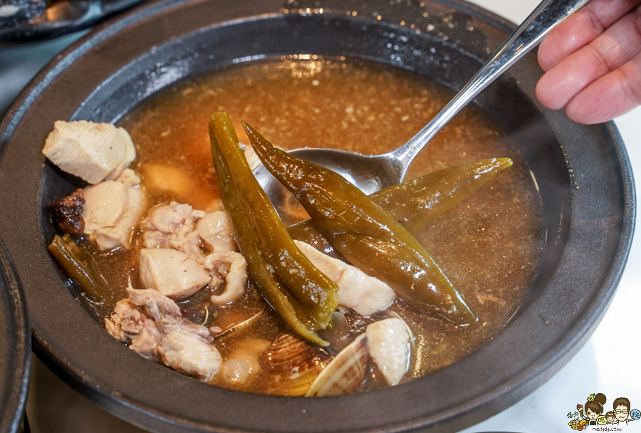 高雄久違 石頭火鍋 火烤兩吃 自助吧 高鐵美食 高鐵 左營 必吃 火鍋