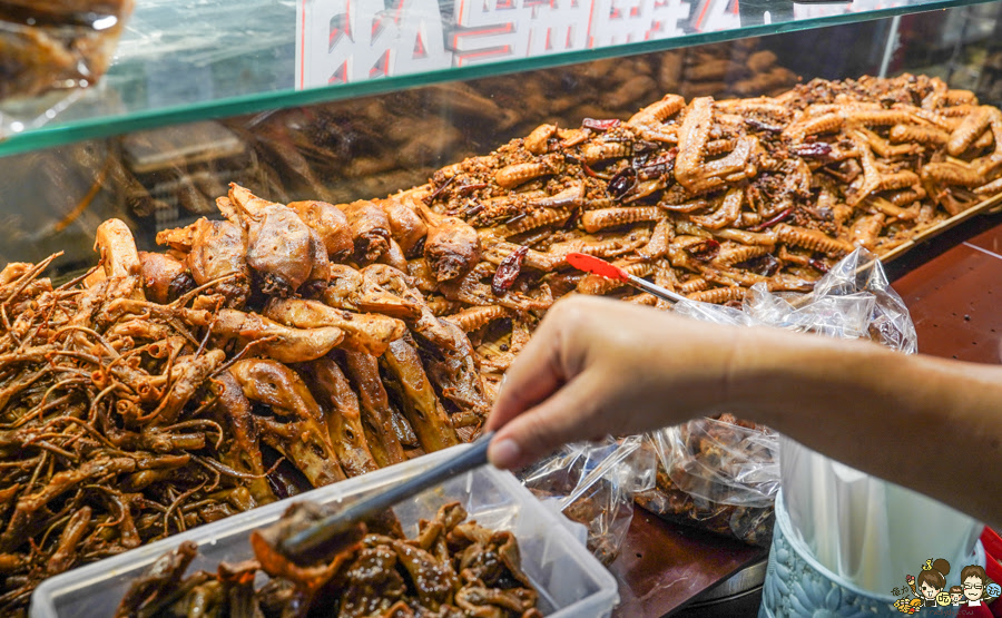 市場美食 自由黃昏市場 方芳麻辣手工菜 獨門 獨家 市場美食 滷味 乾鍋 好吃 麻辣燙 麻辣鴨血 鴨頭