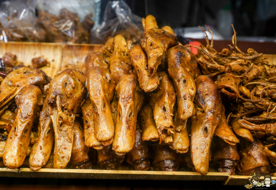 市場美食 自由黃昏市場 方芳麻辣手工菜 獨門 獨家 市場美食 滷味 乾鍋 好吃 麻辣燙 麻辣鴨血 鴨頭
