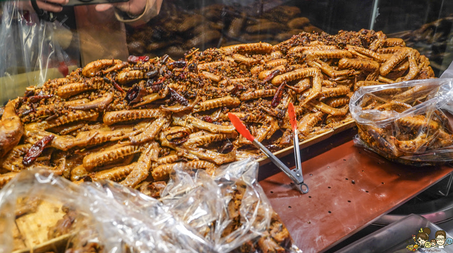 市場美食 自由黃昏市場 方芳麻辣手工菜 獨門 獨家 市場美食 滷味 乾鍋 好吃 麻辣燙 麻辣鴨血 鴨頭
