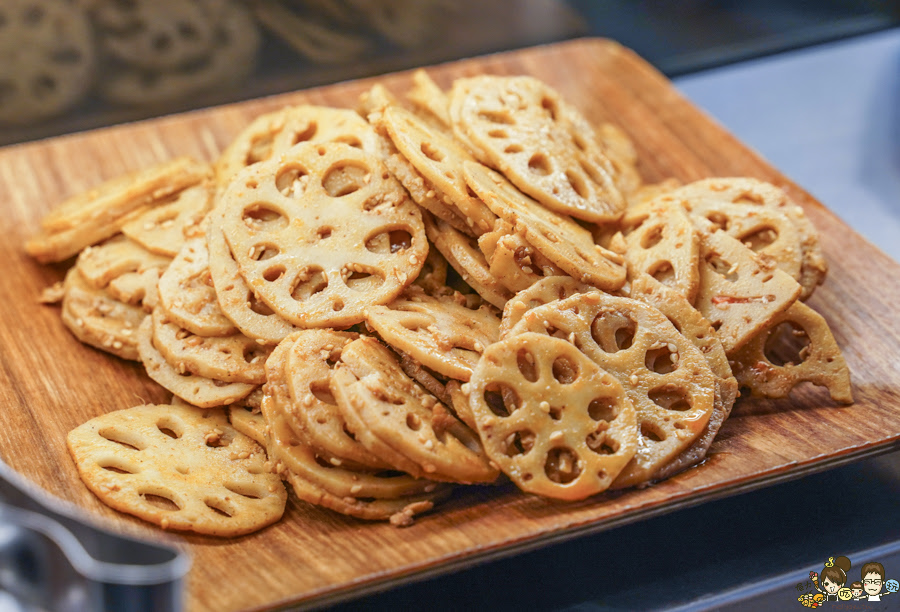 市場美食 自由黃昏市場 方芳麻辣手工菜 獨門 獨家 市場美食 滷味 乾鍋 好吃 麻辣燙 麻辣鴨血 鴨頭