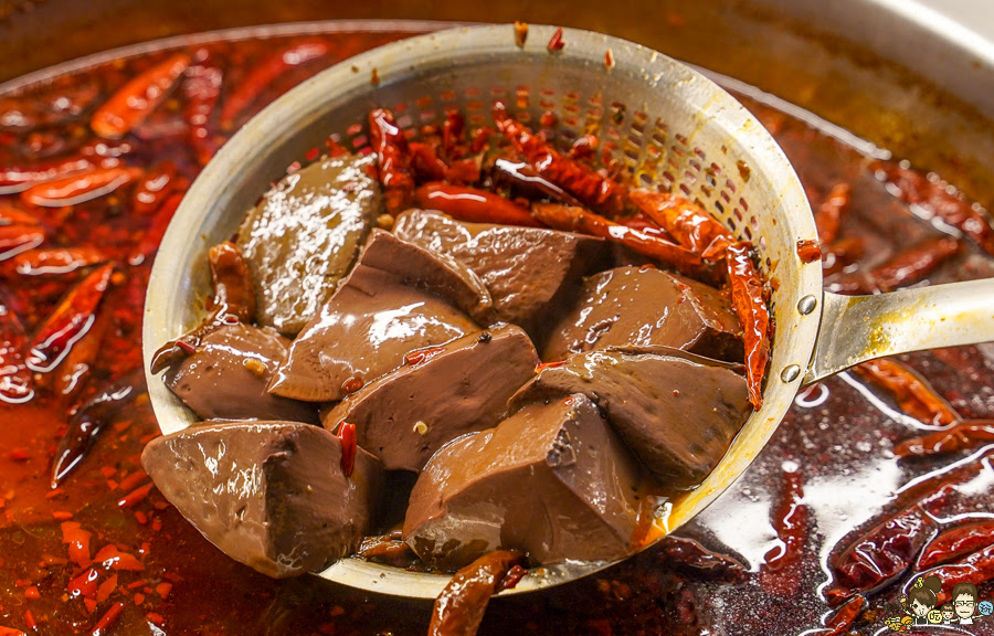 市場美食 自由黃昏市場 方芳麻辣手工菜 獨門 獨家 市場美食 滷味 乾鍋 好吃 麻辣燙 麻辣鴨血 鴨頭