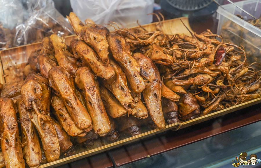 市場美食 自由黃昏市場 方芳麻辣手工菜 獨門 獨家 市場美食 滷味 乾鍋 好吃 麻辣燙 麻辣鴨血 鴨頭