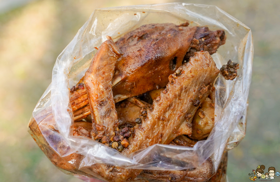 市場美食 自由黃昏市場 方芳麻辣手工菜 獨門 獨家 市場美食 滷味 乾鍋 好吃 麻辣燙 麻辣鴨血 鴨頭