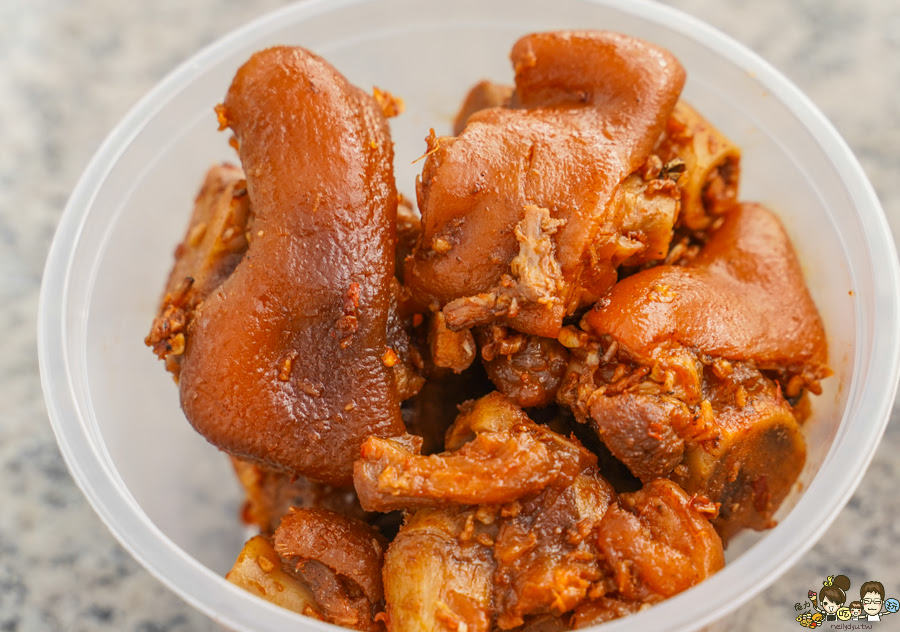 市場美食 自由黃昏市場 方芳麻辣手工菜 獨門 獨家 市場美食 滷味 乾鍋 好吃 麻辣燙 麻辣鴨血 鴨頭