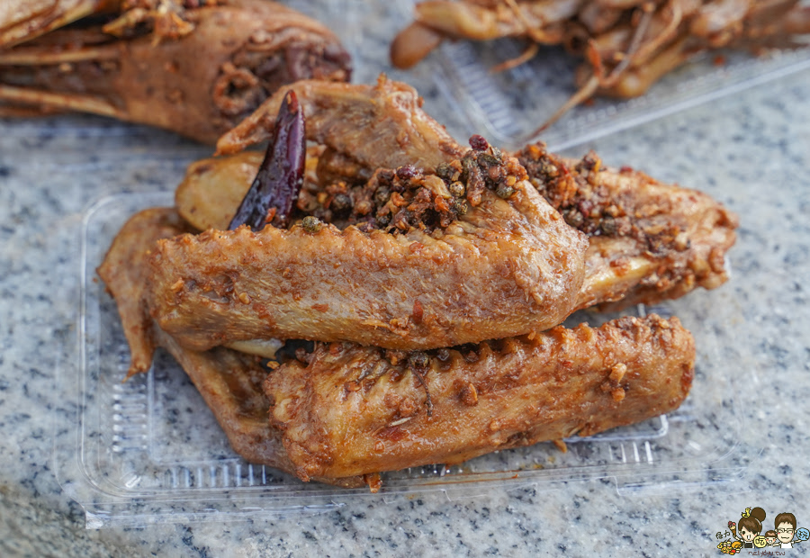 市場美食 自由黃昏市場 方芳麻辣手工菜 獨門 獨家 市場美食 滷味 乾鍋 好吃 麻辣燙 麻辣鴨血 鴨頭