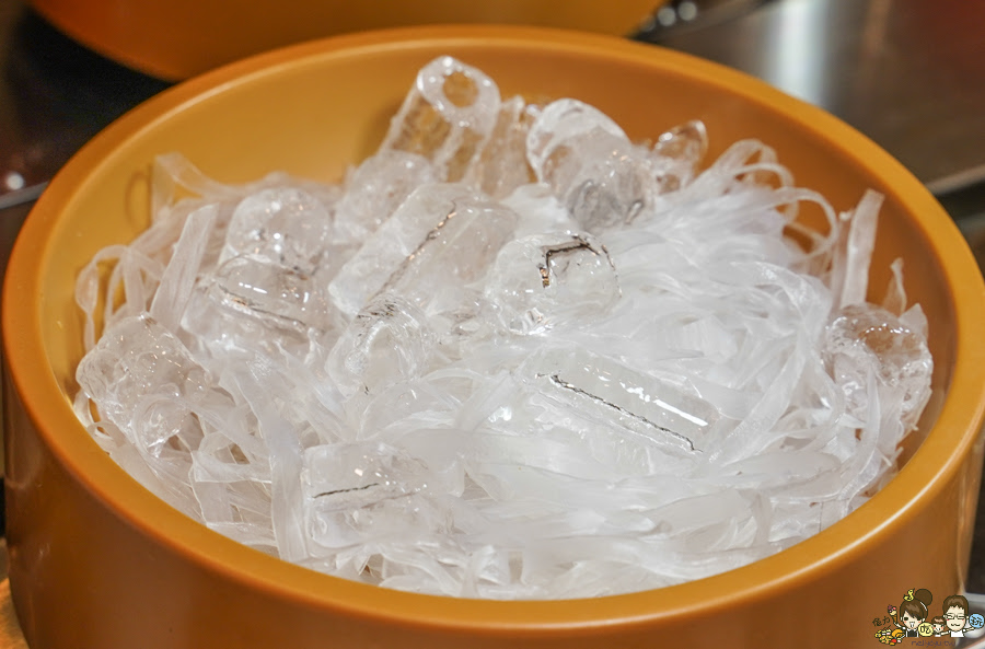 湯旺麻辣回轉火鍋-高雄總店 鍋物 左營 火鍋 吃到飽 回轉火鍋 迴轉 新奇 有趣 聚餐