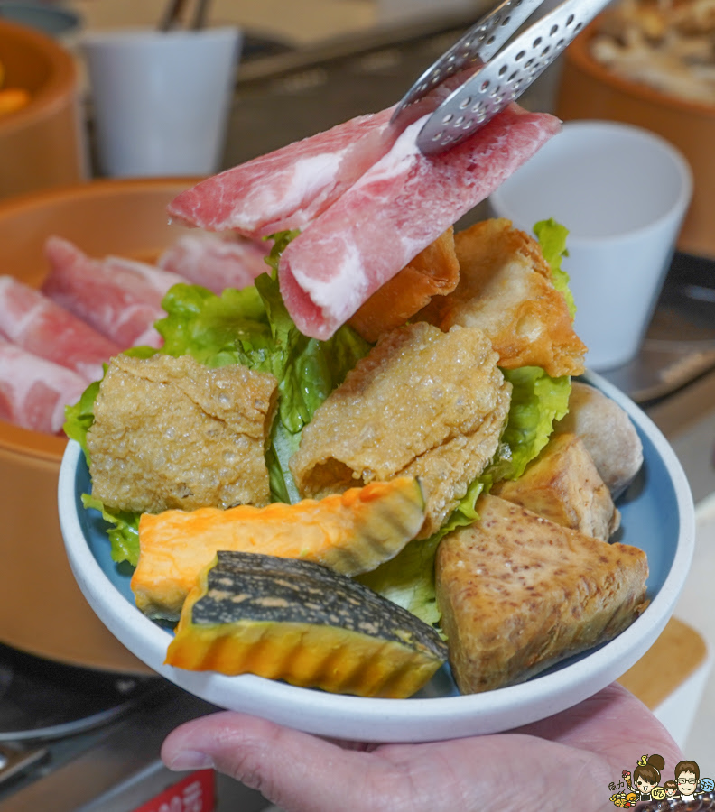 湯旺麻辣回轉火鍋-高雄總店 鍋物 左營 火鍋 吃到飽 回轉火鍋 迴轉 新奇 有趣 聚餐