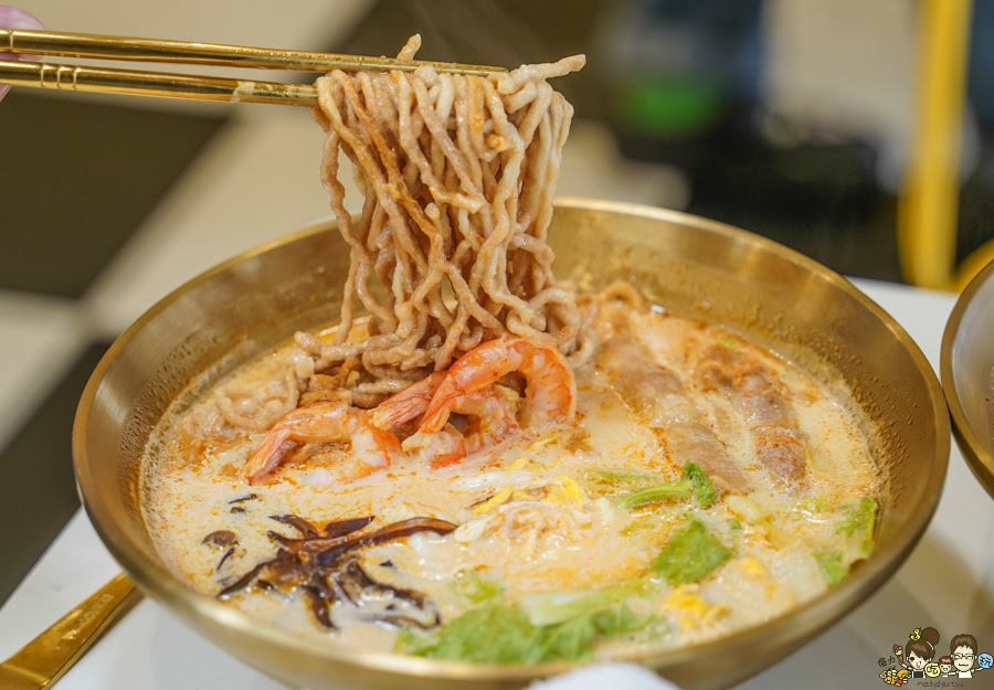 炸雞教父 美式炸雞 好吃 高雄炸雞 雞排 去骨 鍋燒 美食 高雄捷運 商辦 鍋燒意麵 速食店