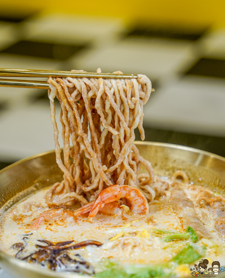炸雞教父 美式炸雞 好吃 高雄炸雞 雞排 去骨 鍋燒 美食 高雄捷運 商辦 鍋燒意麵 速食店