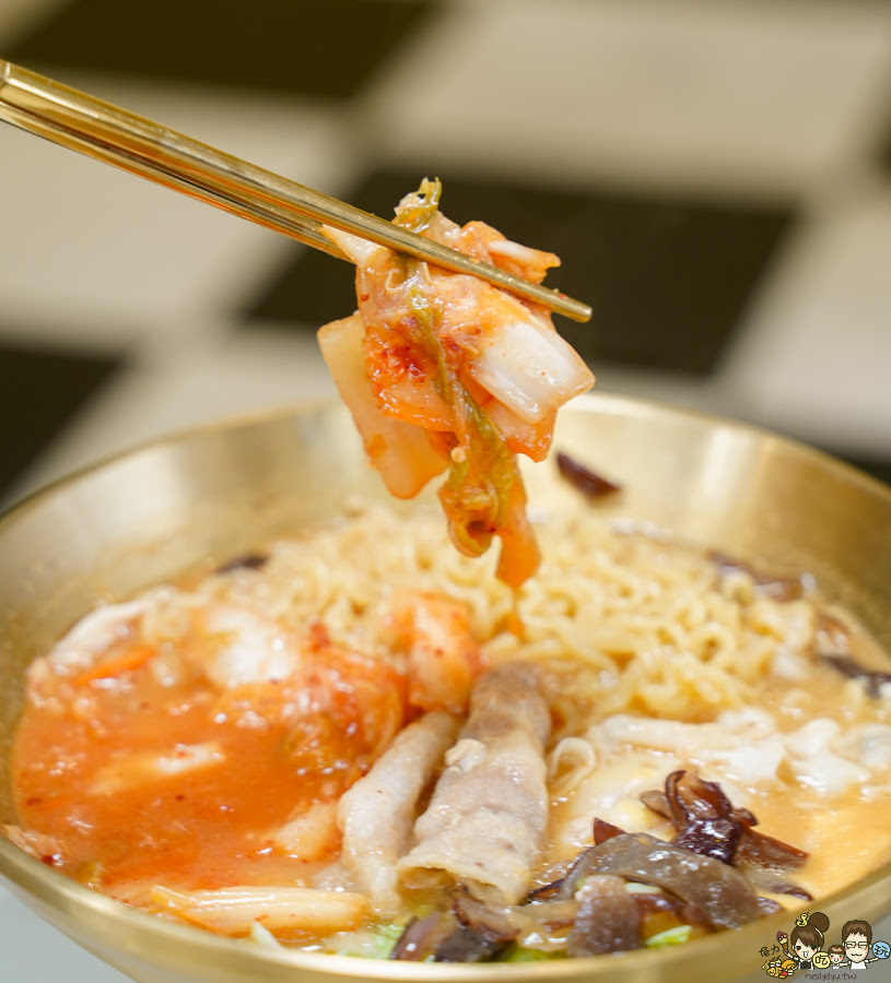 炸雞教父 美式炸雞 好吃 高雄炸雞 雞排 去骨 鍋燒 美食 高雄捷運 商辦 鍋燒意麵 速食店