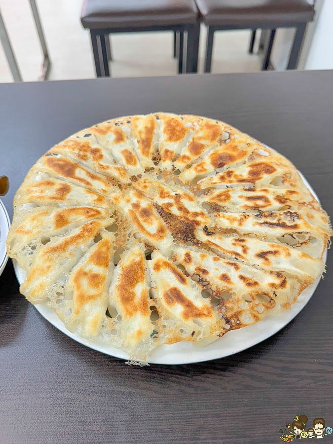 高雄 冰花煎餃 好吃 推薦 必吃 建工美食 學區美食 麵食館 李家煎餃梅樁園米麵食館