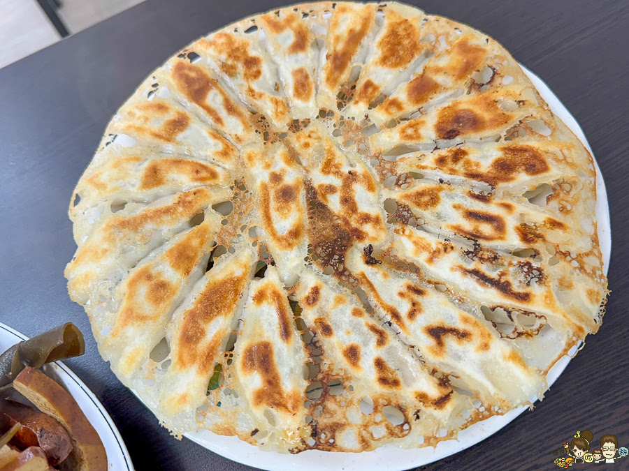 高雄 冰花煎餃 好吃 推薦 必吃 建工美食 學區美食 麵食館 李家煎餃梅樁園米麵食館