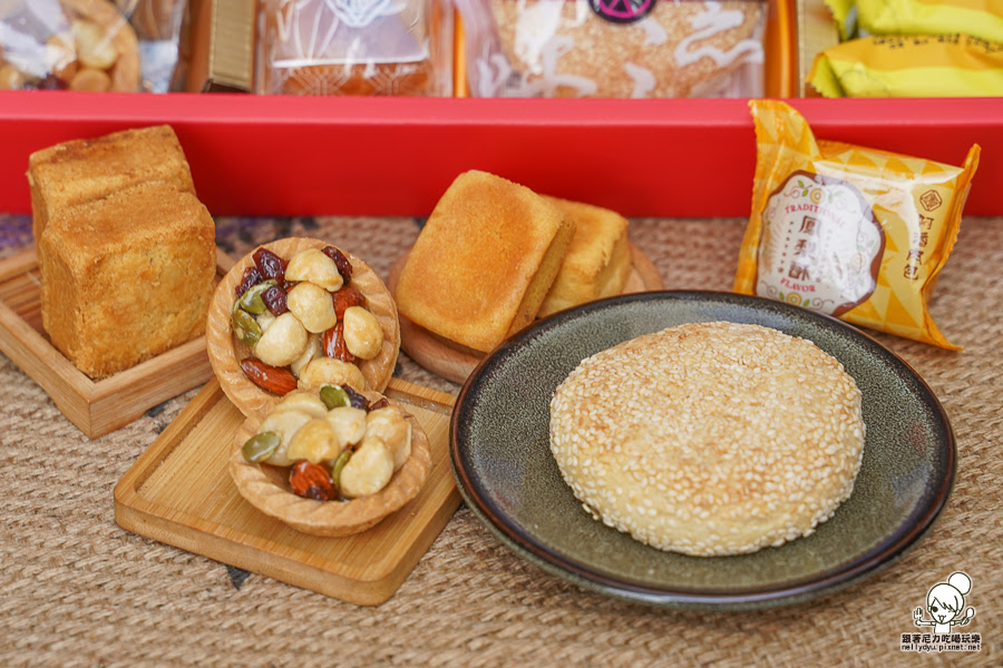 嘉義美食 阿潘肉包 伴手禮 禮盒 月餅 黃金咖哩餃 鳳梨酥 鳳凰酥 三Q餅 在地老店 老字號 傳承 肉包 饅頭