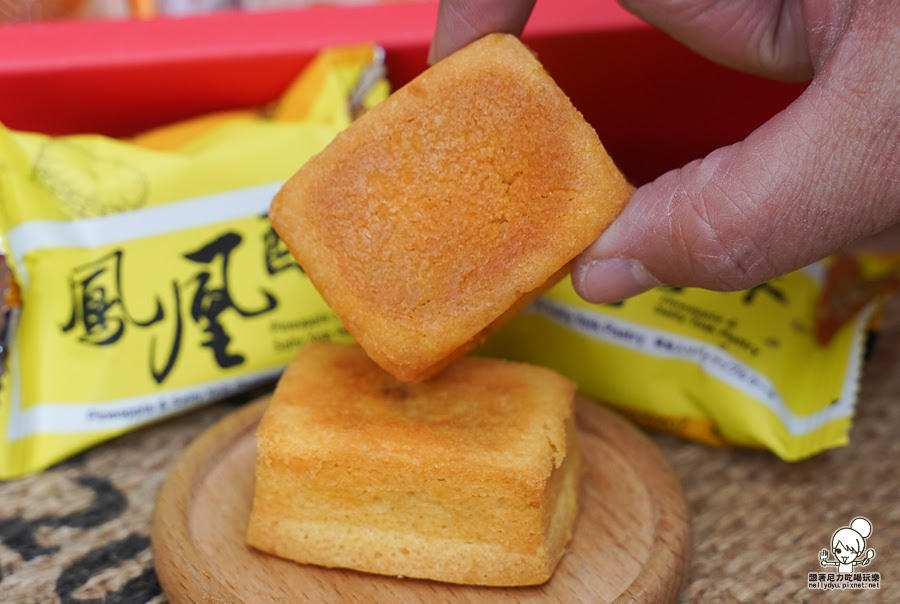 嘉義美食 阿潘肉包 伴手禮 禮盒 月餅 黃金咖哩餃 鳳梨酥 鳳凰酥 三Q餅 在地老店 老字號 傳承 肉包 饅頭