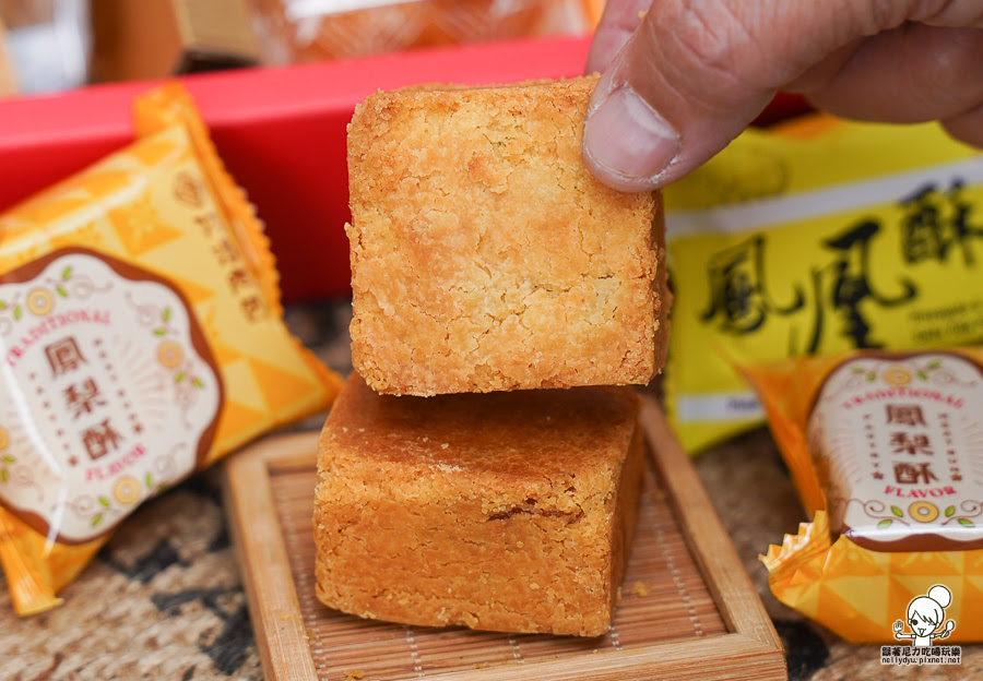 嘉義美食 阿潘肉包 伴手禮 禮盒 月餅 黃金咖哩餃 鳳梨酥 鳳凰酥 三Q餅 在地老店 老字號 傳承 肉包 饅頭