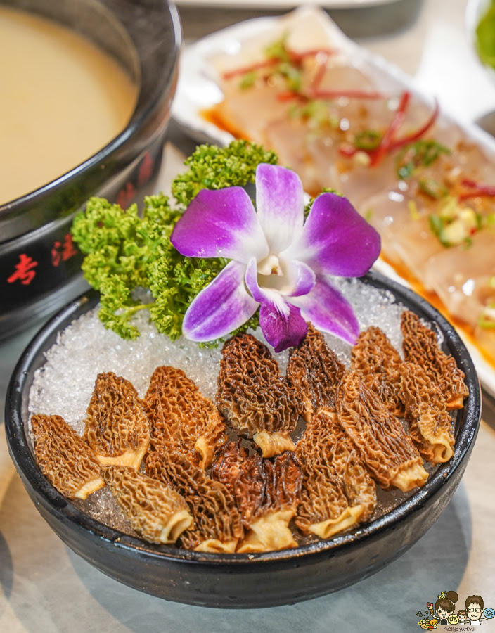 湯王 高雄湯王 包廂 聚餐 宴客 私房 胡椒 胡椒豬肚雞 新鮮 好吃 在地 老店 鍋物 鴛鴦鍋 巨蛋 瑞豐夜市