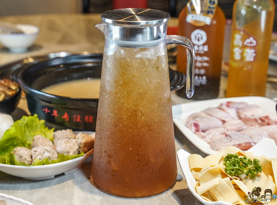 湯王 高雄湯王 包廂 聚餐 宴客 私房 胡椒 胡椒豬肚雞 新鮮 好吃 在地 老店 鍋物 鴛鴦鍋 巨蛋 瑞豐夜市