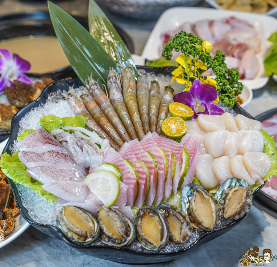 湯王 高雄湯王 包廂 聚餐 宴客 私房 胡椒 胡椒豬肚雞 新鮮 好吃 在地 老店 鍋物 鴛鴦鍋 巨蛋 瑞豐夜市