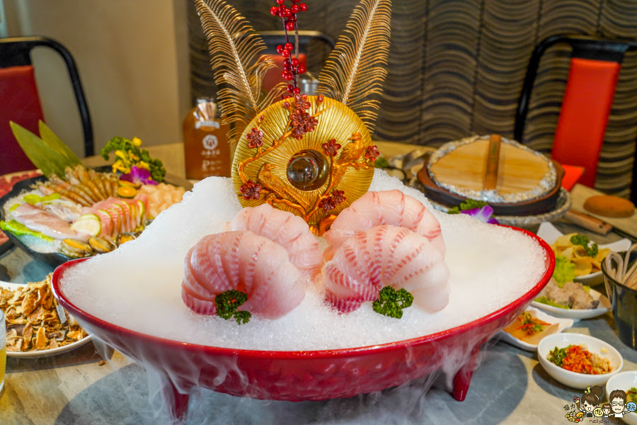 湯王 高雄湯王 包廂 聚餐 宴客 私房 胡椒 胡椒豬肚雞 新鮮 好吃 在地 老店 鍋物 鴛鴦鍋 巨蛋 瑞豐夜市