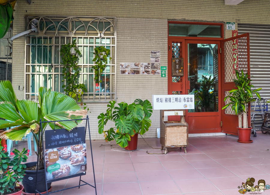 美食六樓A座 早午餐 下午茶 苓雅美食 麵包 吐司 小店 文青 手作 豬排三明治 沙拉 三明治 鮮奶吐司